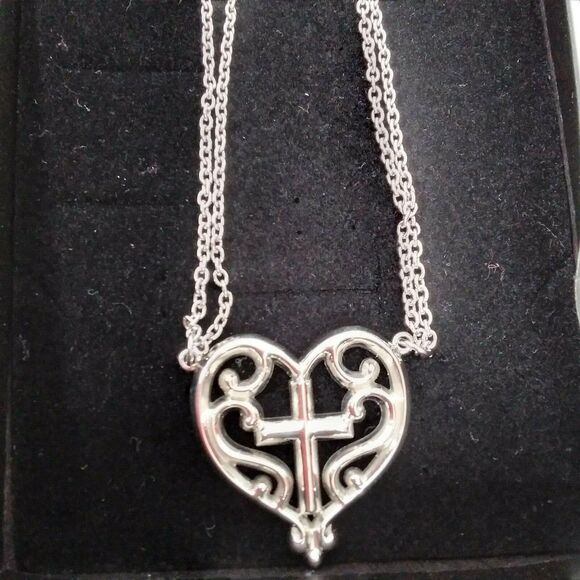 Women's Stainless Steel Religious Cross Jesus Necklace Heart Chain 5mm 26'' - Picture 4 of 4